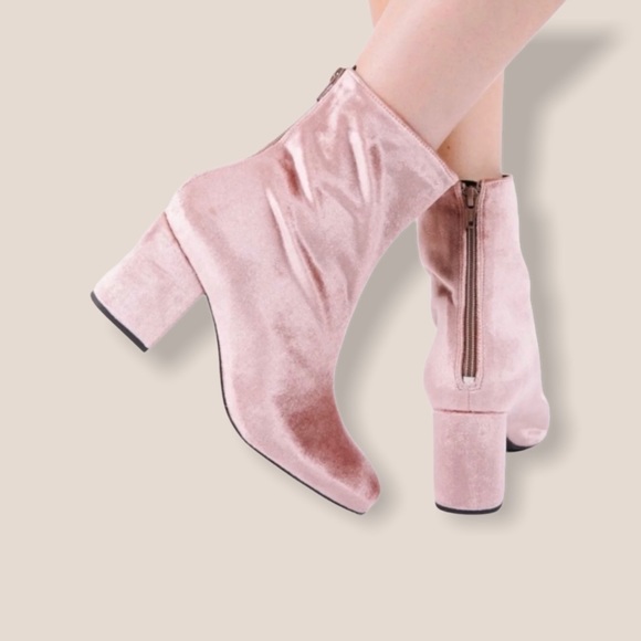 Free People Shoes - 💖SALE💖Free People Dusty Rose Heeled Velvet Boots